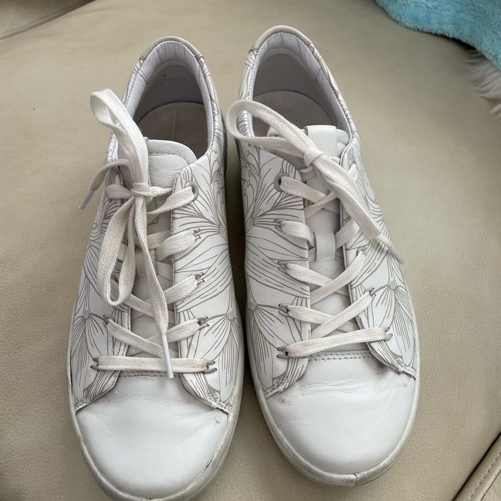 Ecco Soft 7 white sneakers